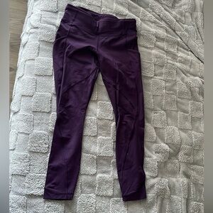 Dark purple size 6 7/8 lululemon tights